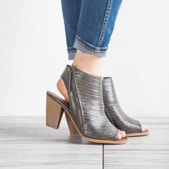 chinese laundry peep toe bootie