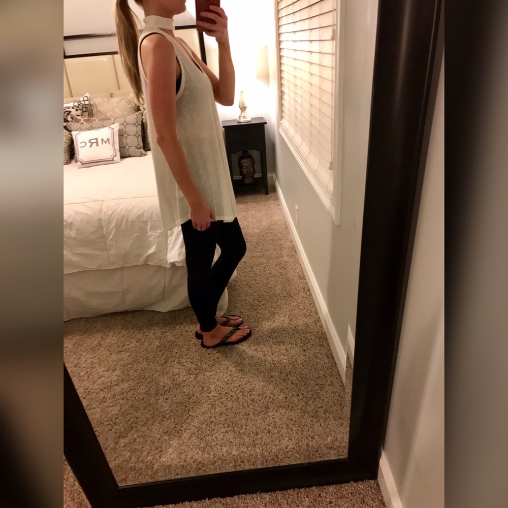 LAST ❗️White Choker Neck Tank - Picture 4 of 4