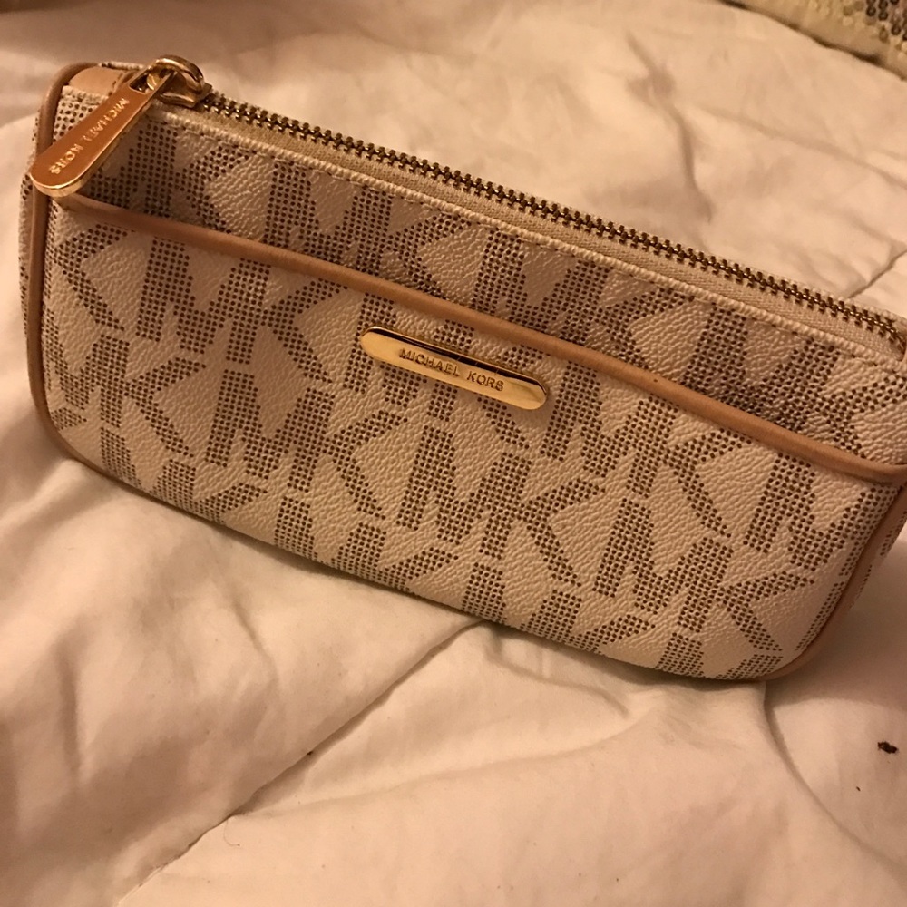 Michael kors wallet