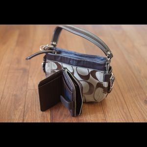 Coach Signature shoulder purse and wallet!