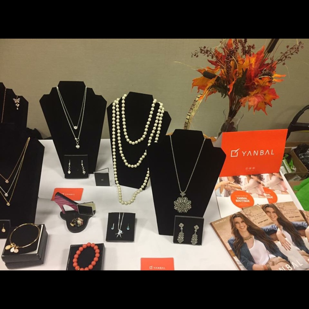 (170)hand-knotted long necklace Perlas pelisse