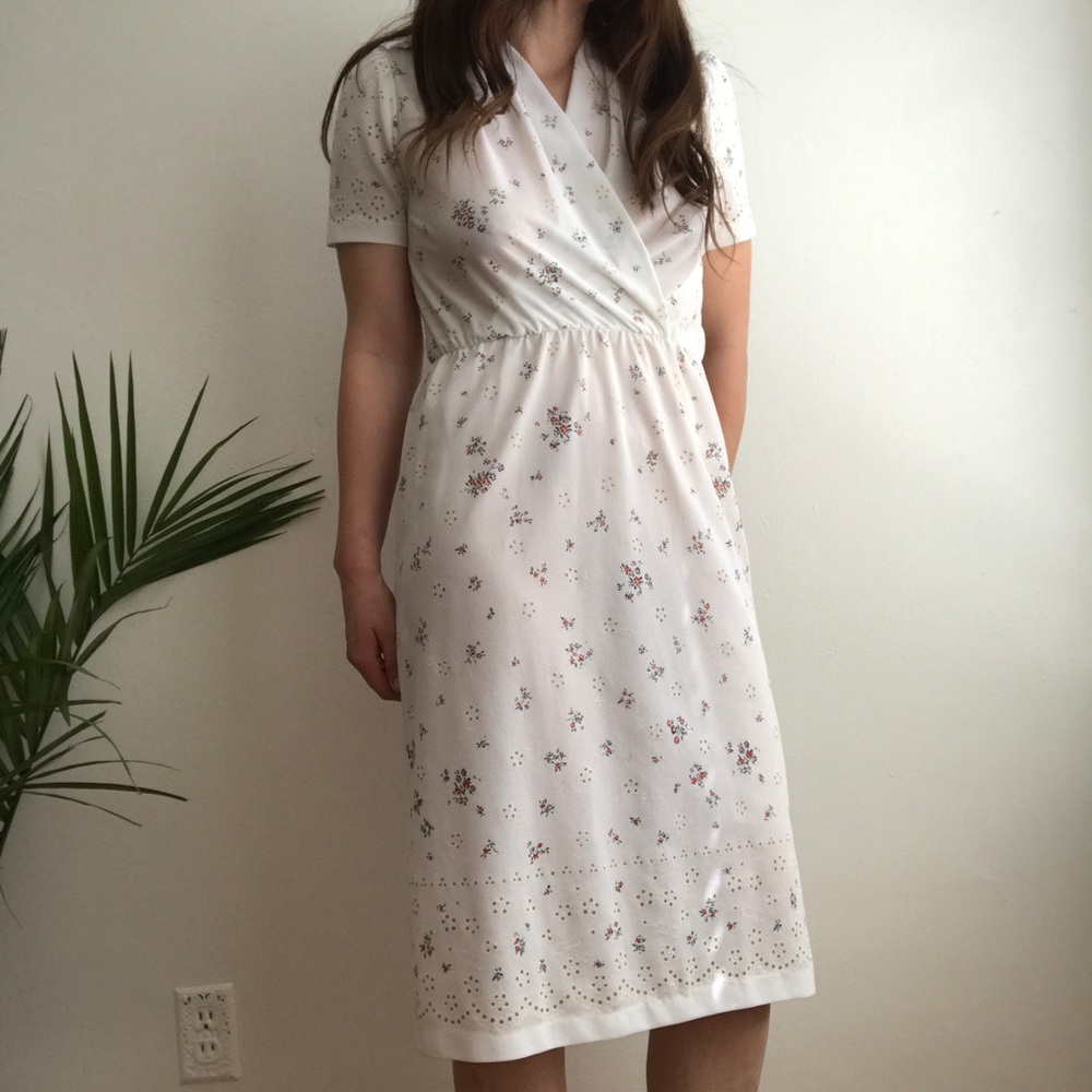 🌿KEEPING🌿vintage white floral dress