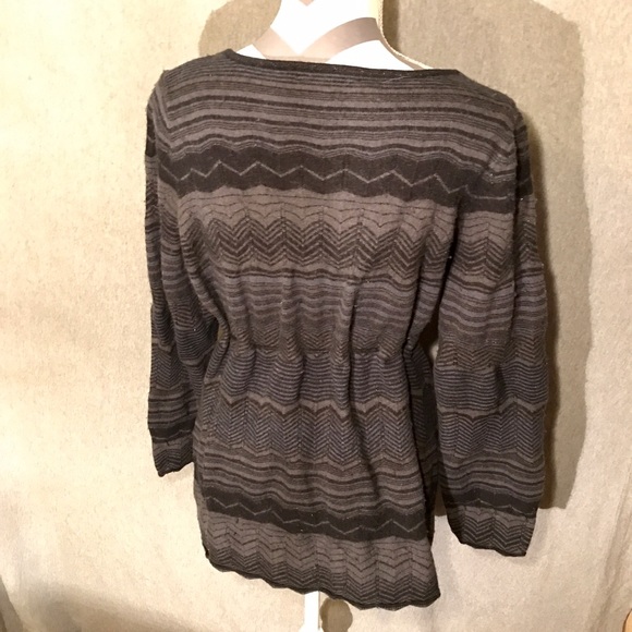 Calvin Kline 3X Sweater with Tie around the waist. - Picture 3 of 5