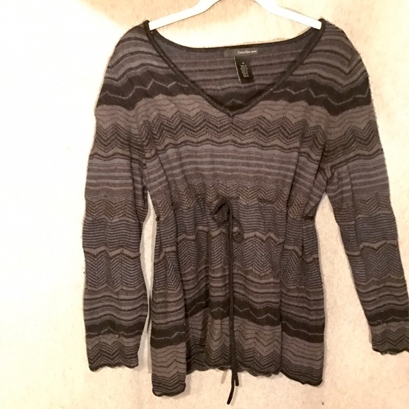 Calvin Kline 3X Sweater with Tie around the waist. - Picture 4 of 5