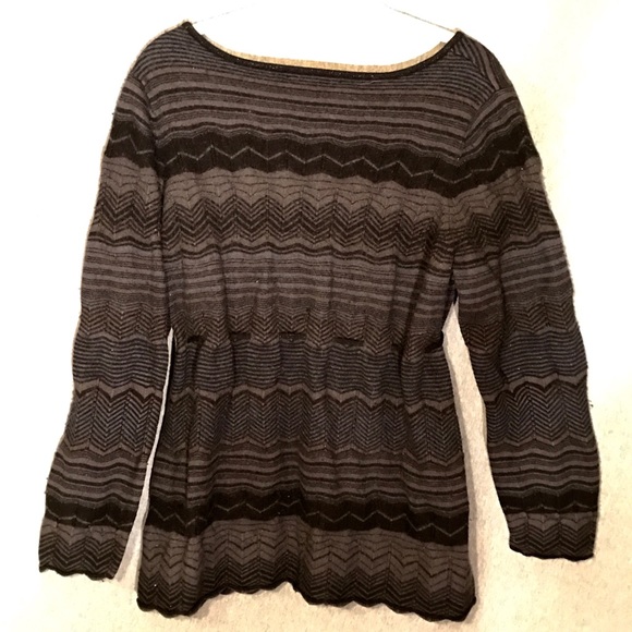 Calvin Kline 3X Sweater with Tie around the waist. - Picture 5 of 5