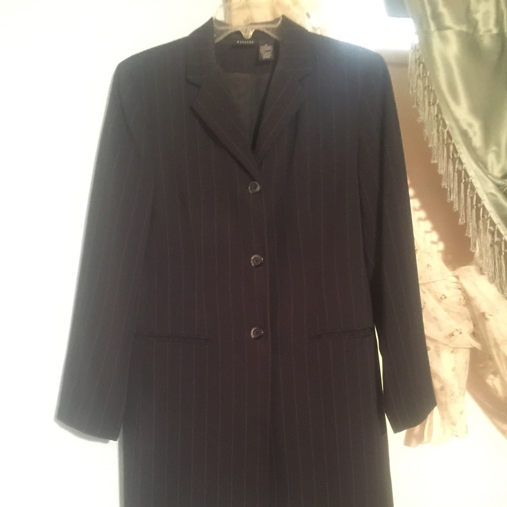 Hillard and Hanson.  Smart pinstripe black blazer.