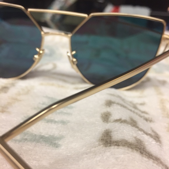 🌞Rose/gold mirrored sunnies🌞 - Picture 5 of 6