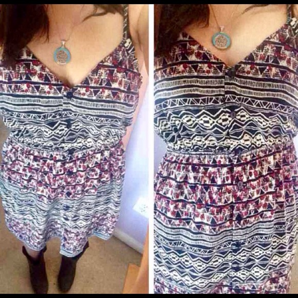 🌸 Aztec Day Dress - Picture 2 of 3