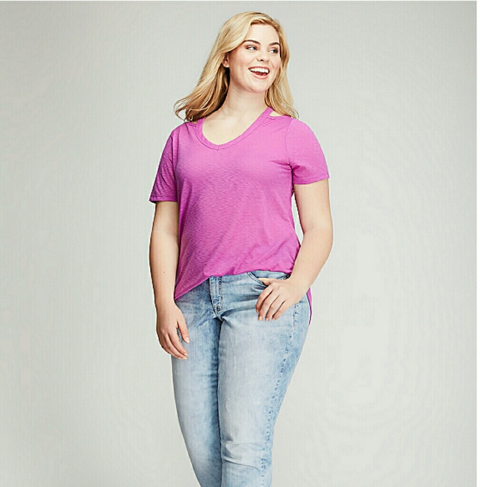 Shoulder cut out tee*lowest price*