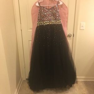 Sydney's closet prom dress