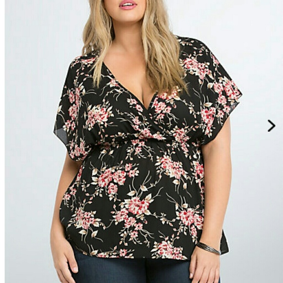 NWOT! TORRID Floral Print Babydoll Top Size 2 - Picture 2 of 6