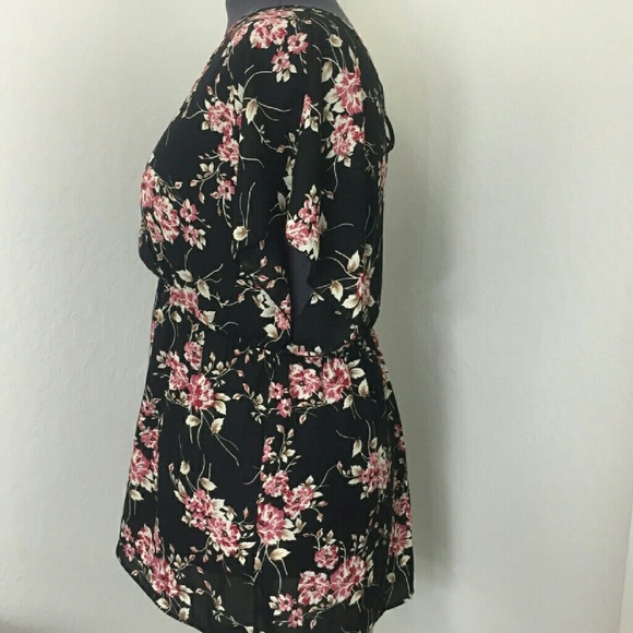 NWOT! TORRID Floral Print Babydoll Top Size 2 - Picture 4 of 6