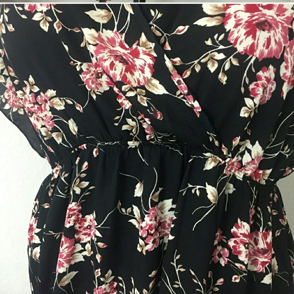 NWOT! TORRID Floral Print Babydoll Top Size 2 - Picture 5 of 6