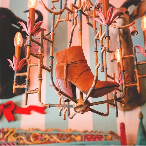 NIB Tan Side Tassel Western Suede Ankle Booties - Picture 3 of 5