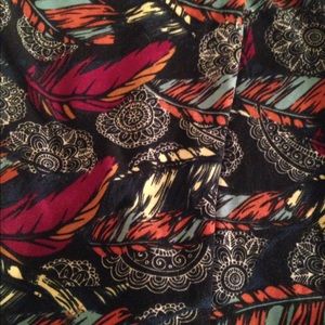 EUC LuLaRoe OS Feather Leggings