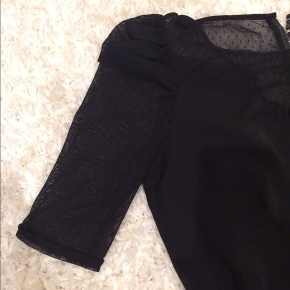 ❌SOLD❗️❌Black Sheer Midi Sleeve Top - Picture 2 of 2