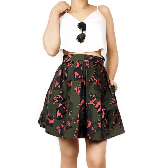 Banana Republic Dresses & Skirts - Banana republic cupcake style skirt