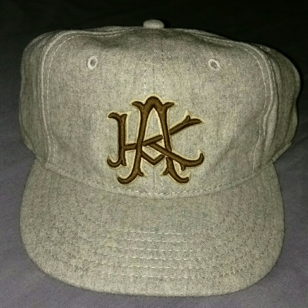 A.Kurt's hat