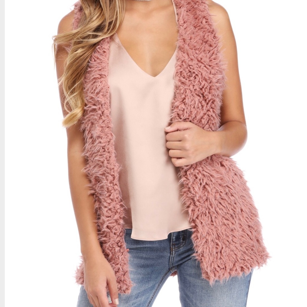 Mauve faux fur vest