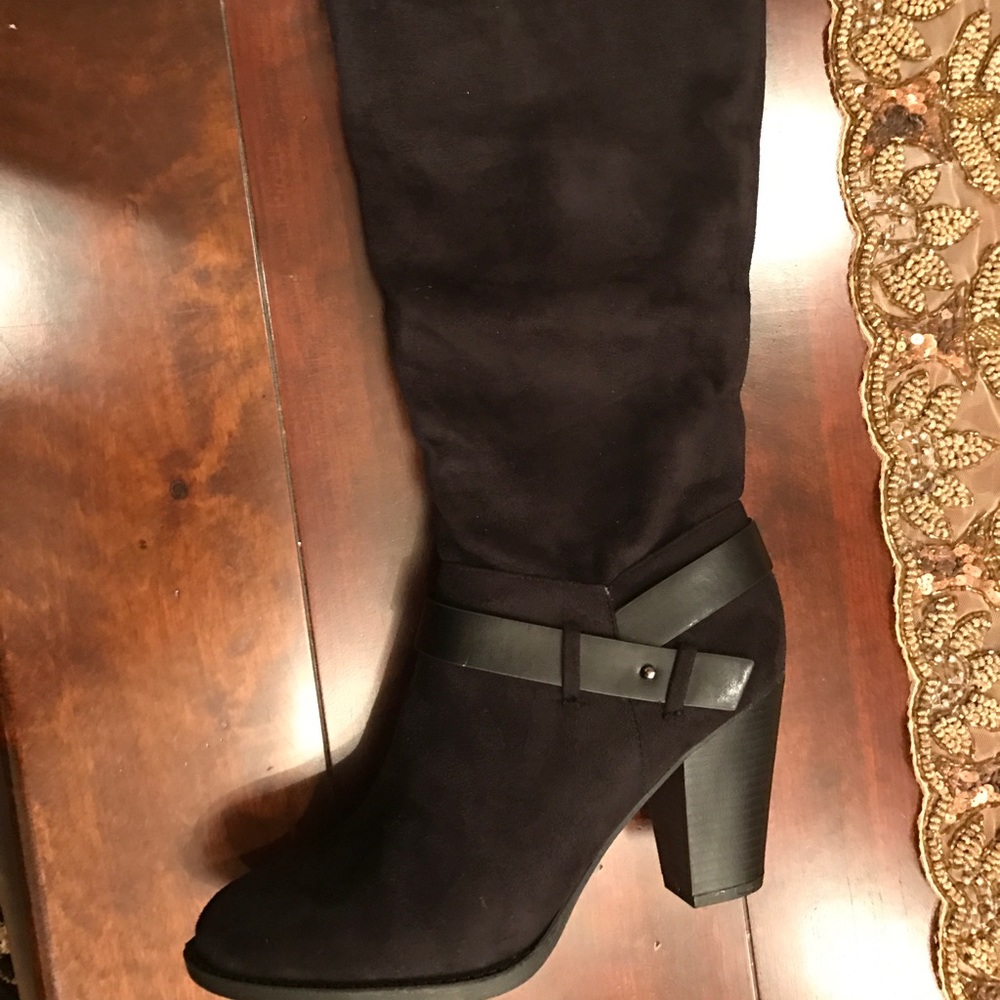 Brand new Gorgeous suede boots