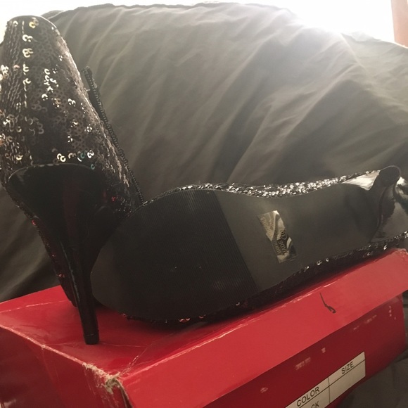 Black Sequin Peep Toe Booties size10 OBO - Picture 3 of 3