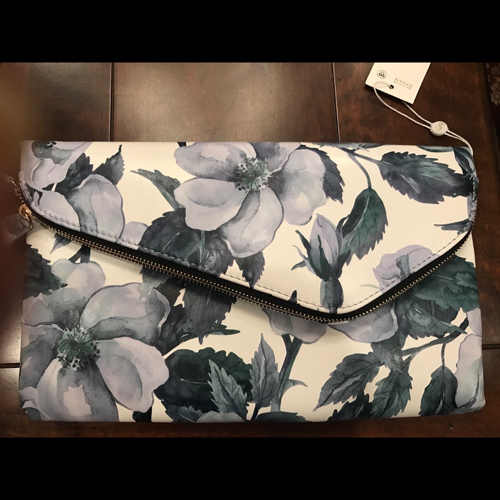 Summery/spring gorgeous clutch with metallic chain