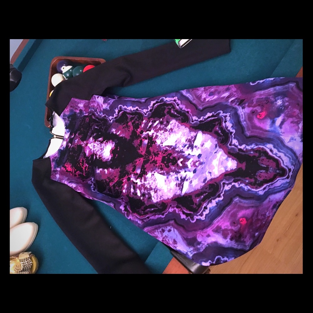 Cute dress.
