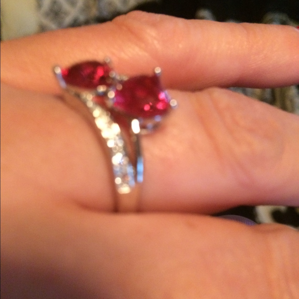 Ruby heart ring