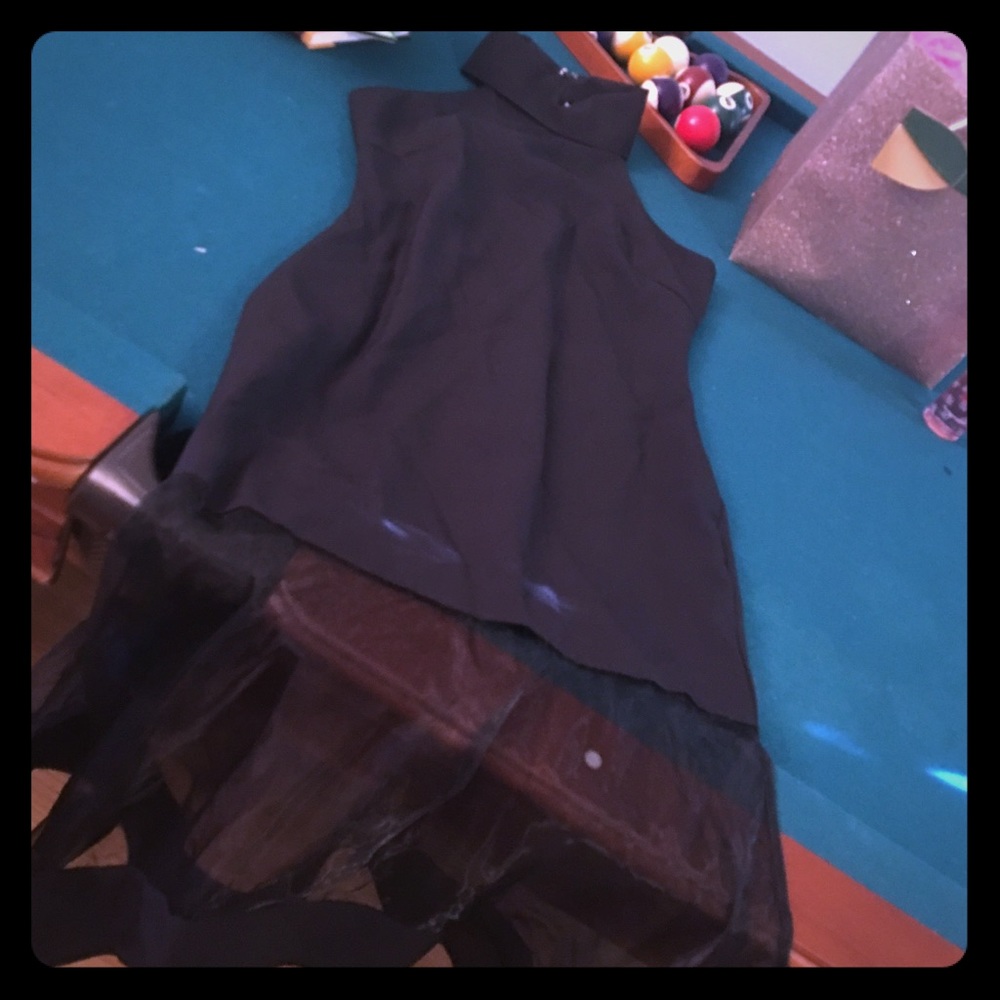 Gorgeous black dress.