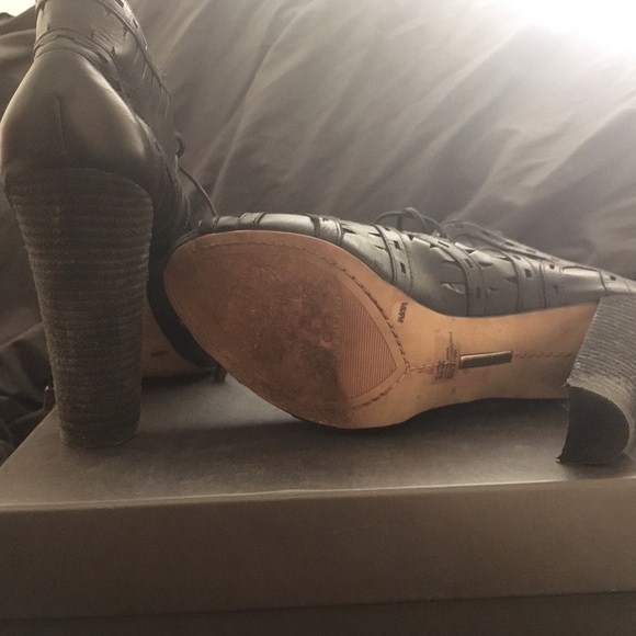 Vince Camuto Carma Black Peep Toe; size 9.5 OBO - Picture 3 of 3