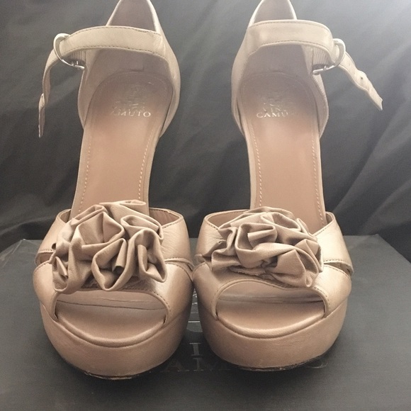 Vince Camuto Morrocco; size 10 OBO - Picture 2 of 3