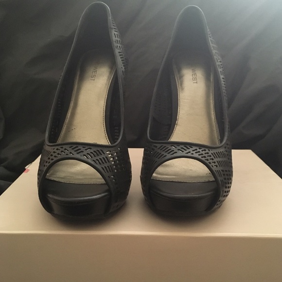 Black Peep Toe Sandal; size 9.5 OBO - Picture 2 of 3
