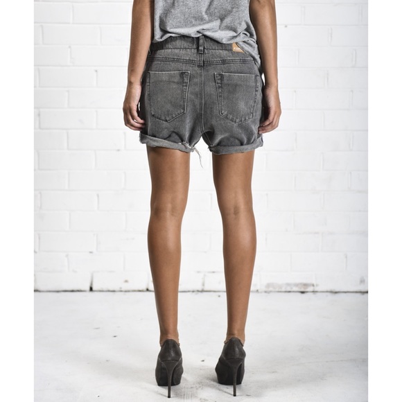 One Teaspoon Phantome Superfreaks Short - Picture 3 of 8