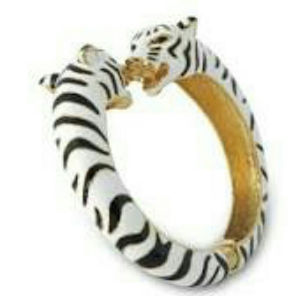 Kenneth Jay Lane Bracelet - Picture 2 of 3