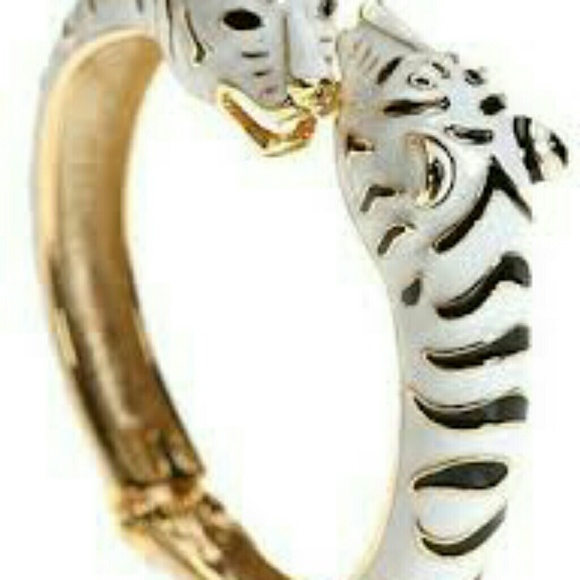 Kenneth Jay Lane Bracelet - Picture 3 of 3