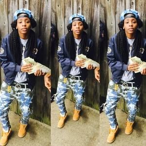 Meet your Posher, Dee