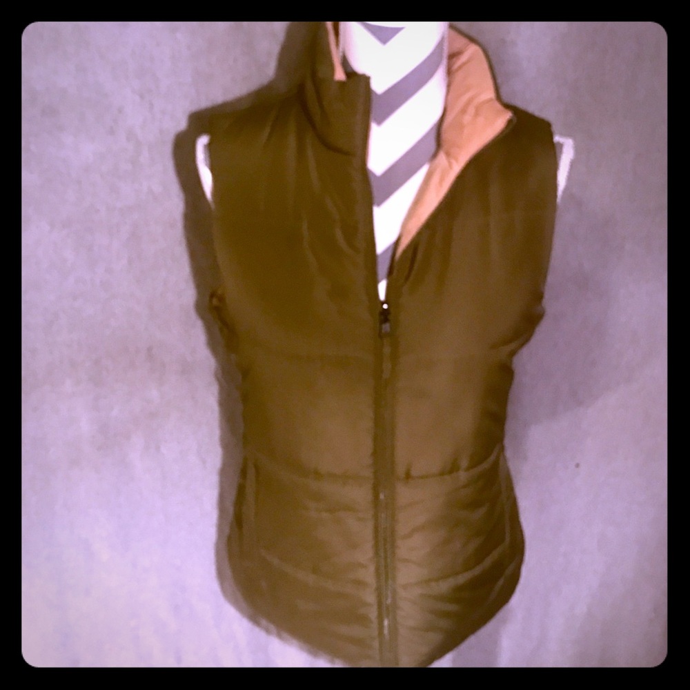 Merona Reversible Puffer Vest Sz L Green and Tan