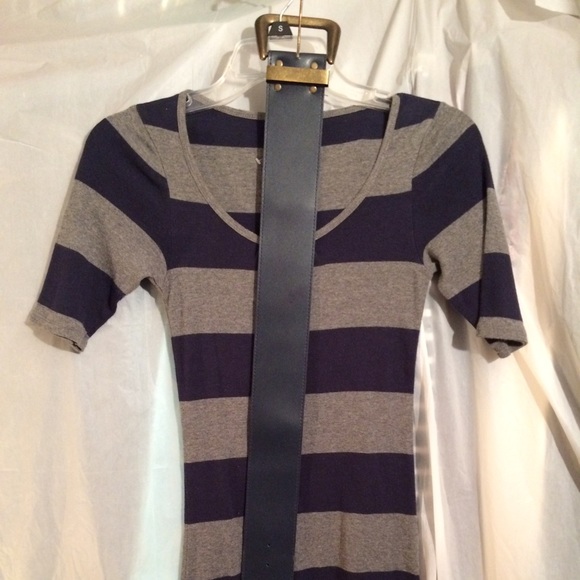 VINTAGE Navy wide leather belt/ gold buckle- Sz 1 - Picture 3 of 6