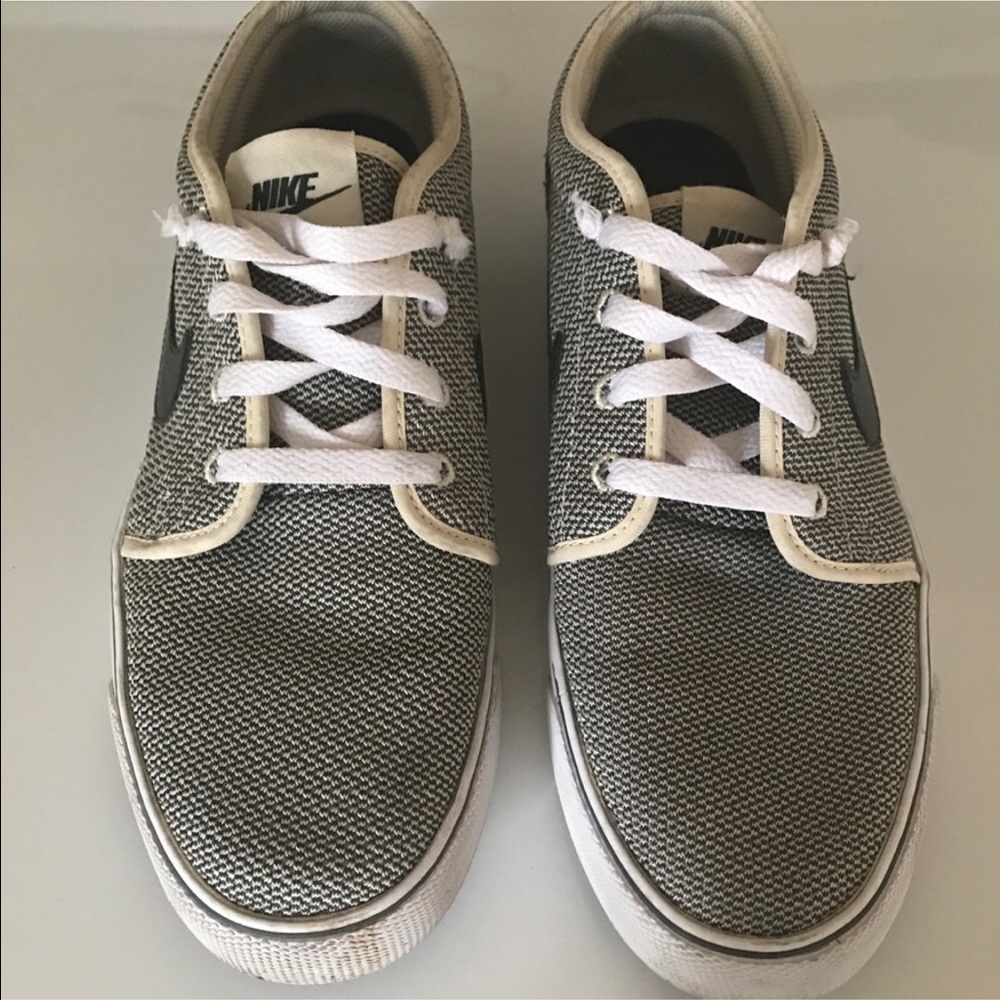 Nike Men's 8.5, women's 10 - Picture 4 of 8