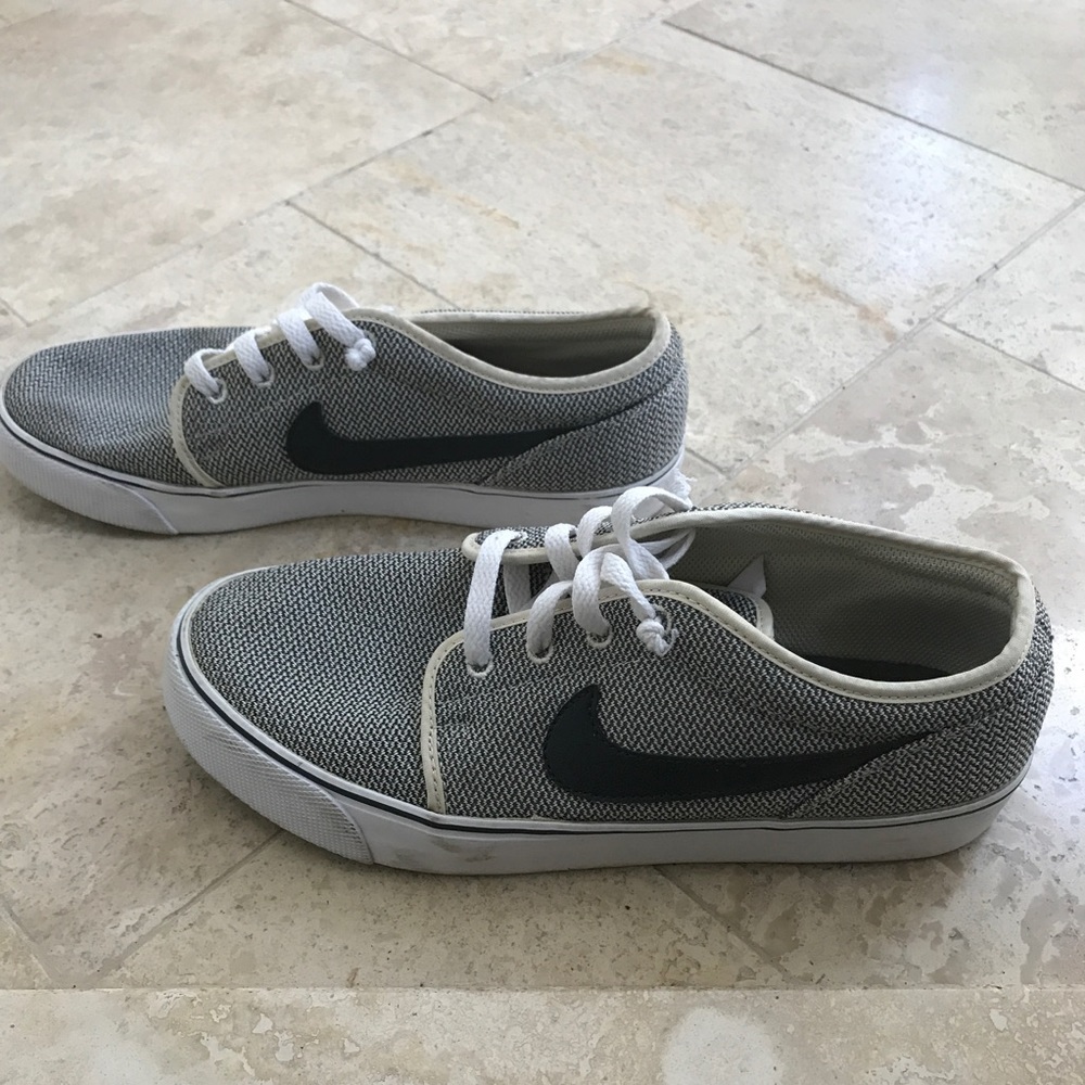Nike Men's 8.5, women's 10 - Picture 6 of 8