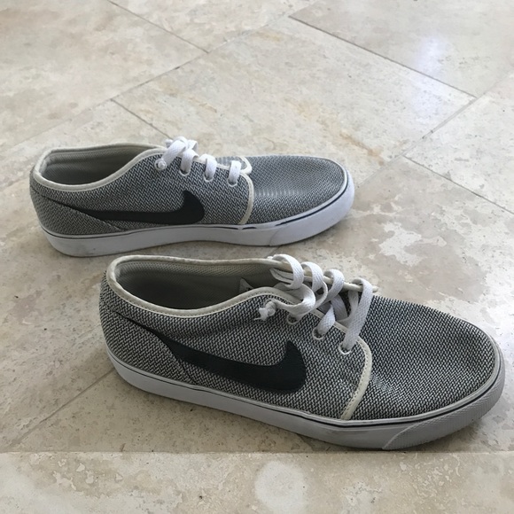 Nike Men's 8.5, women's 10 - Picture 7 of 8