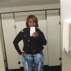 Meet your Posher, Casandra