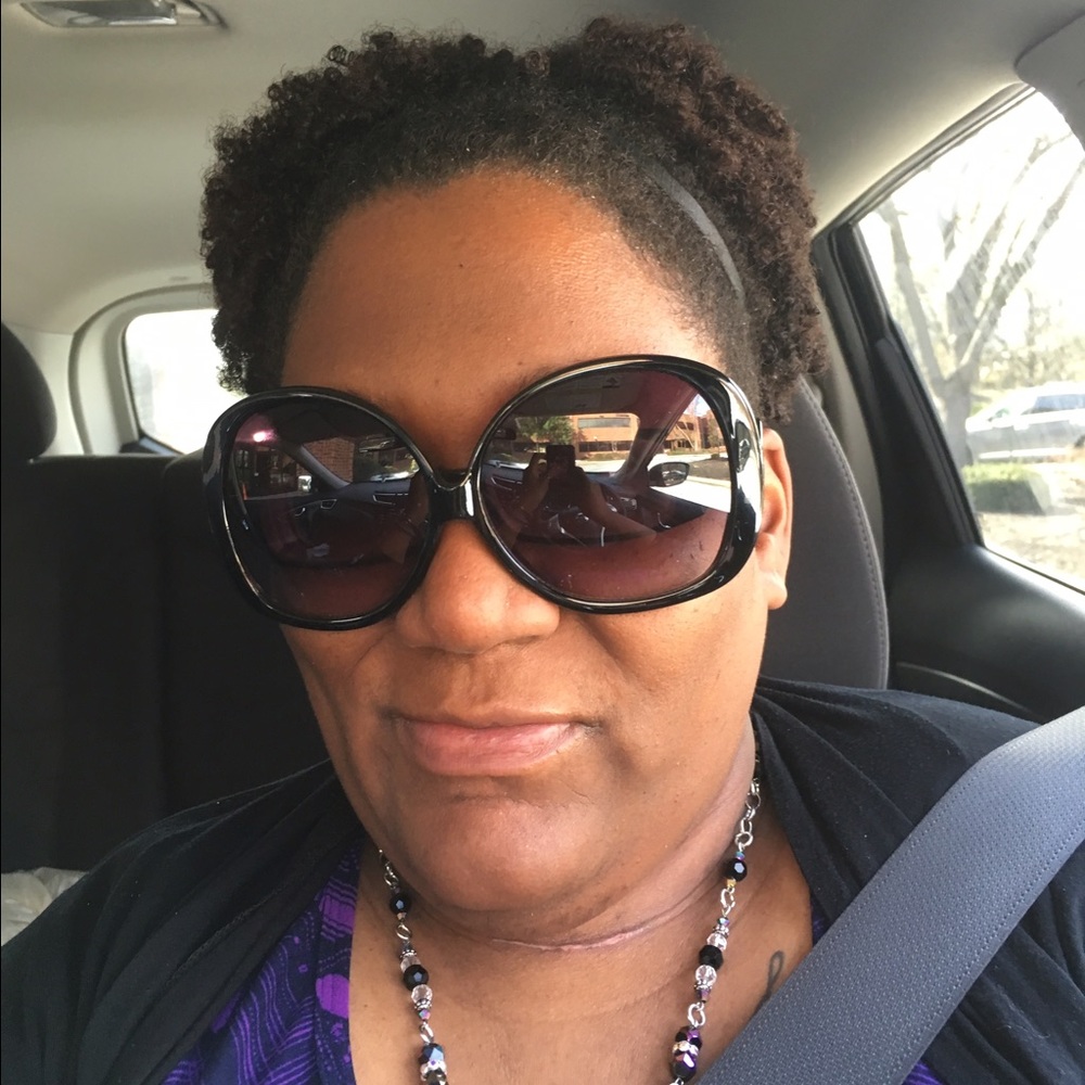 Meet your Posher, Carrena