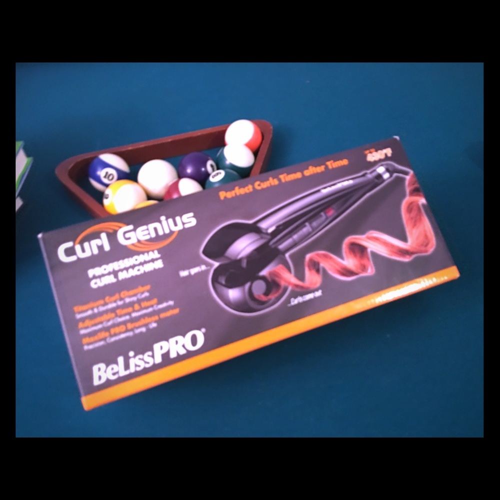 Beliss pro curly iron.
