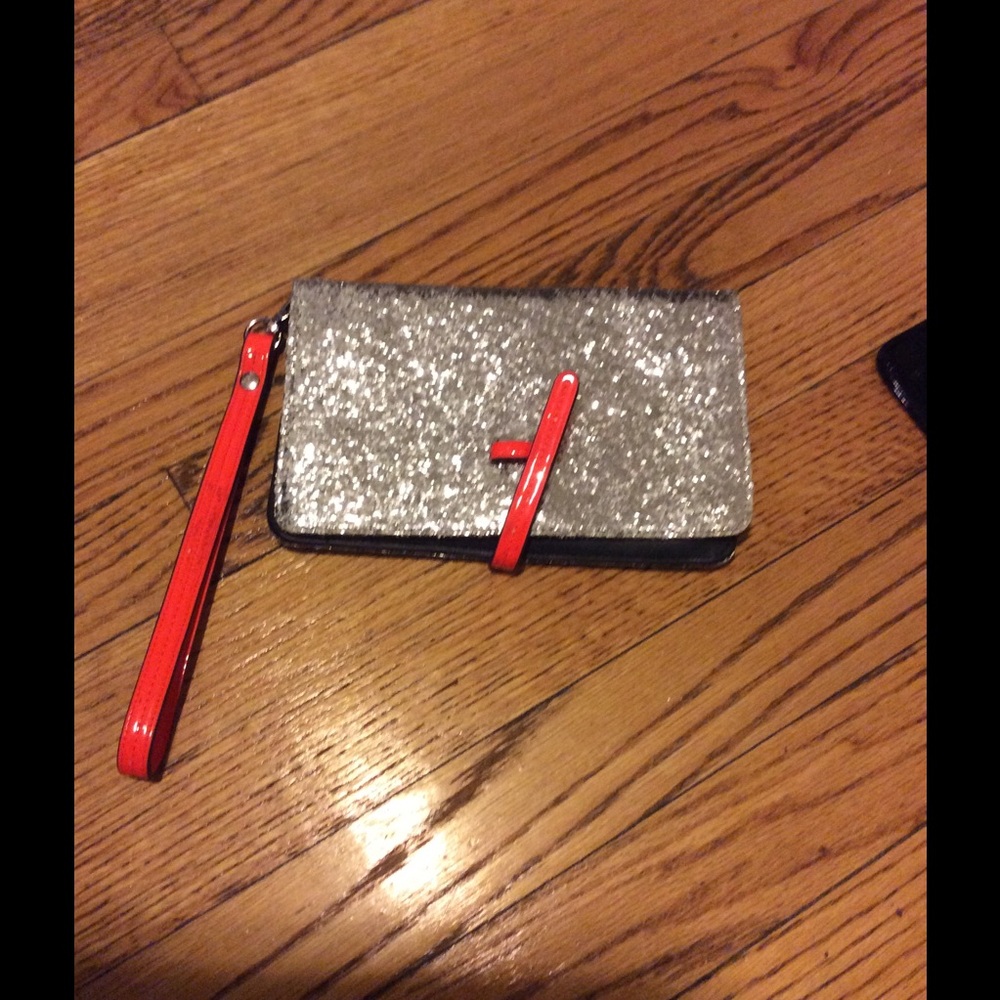 Sparkle clutch