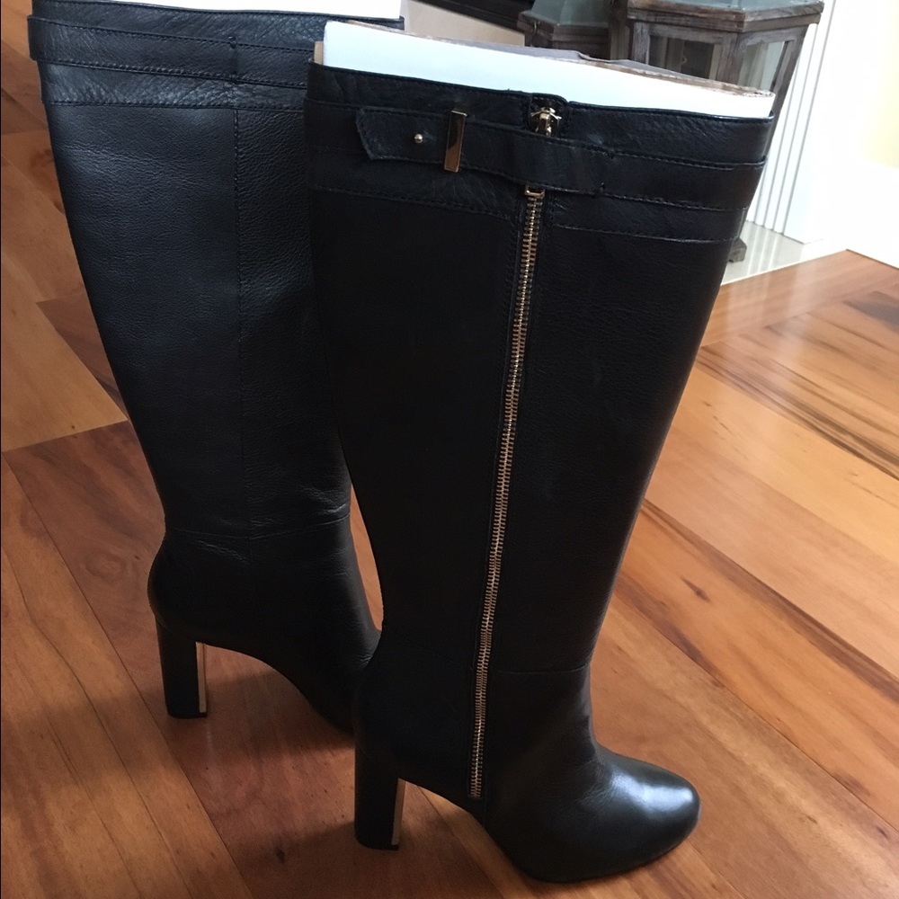 Ann Taylor Coby Zip Up Boot