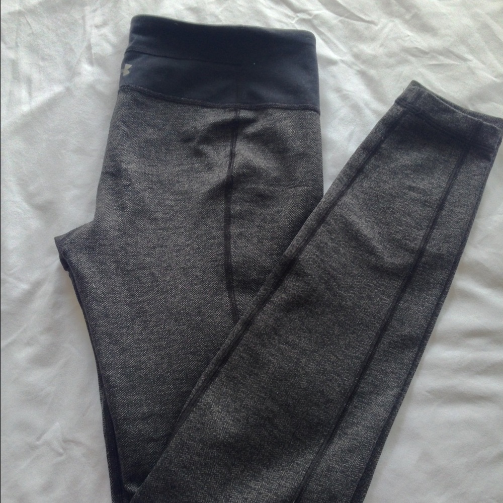 Under Armour Herringbone StudioLux Cozy Legging