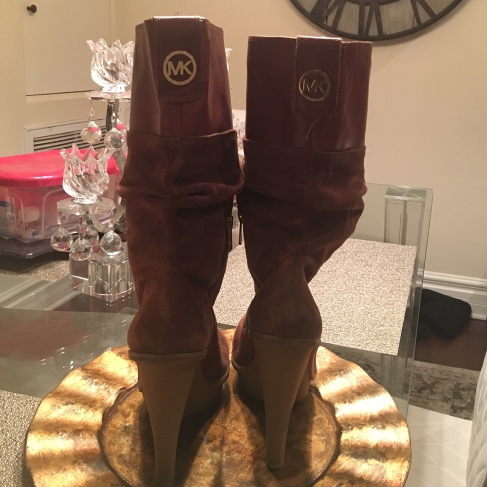 Micheal Kors Boots