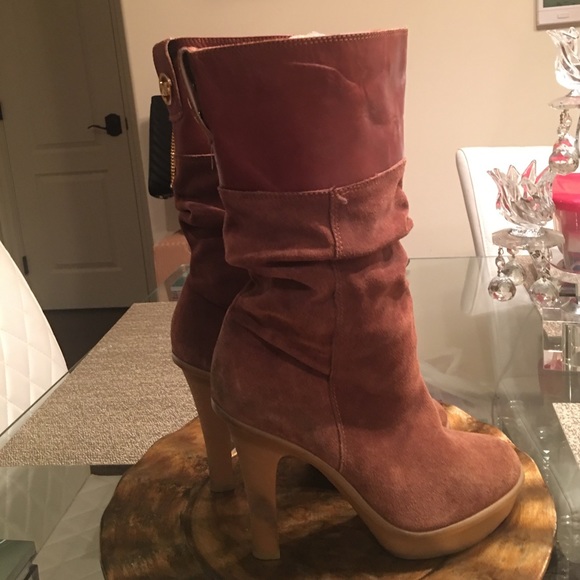Micheal Kors Boots - Picture 2 of 6