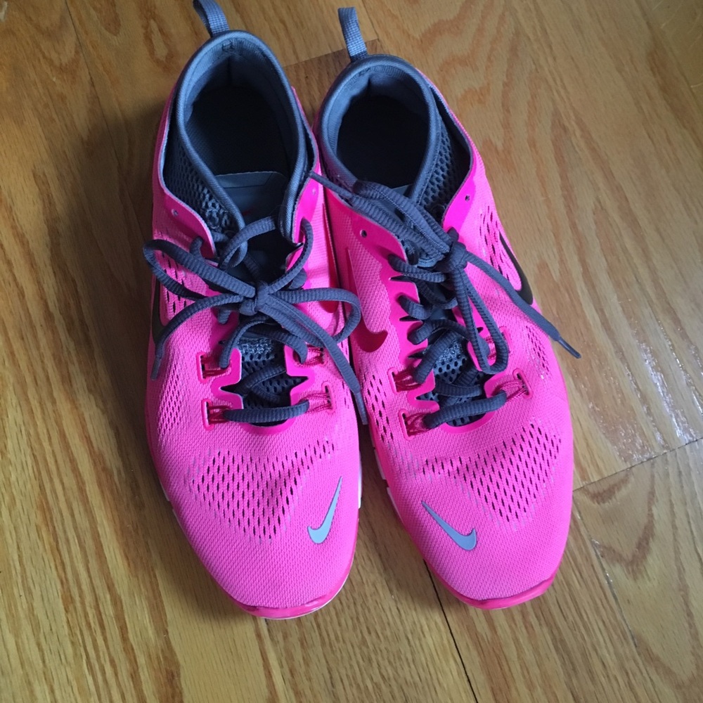 Nike free runs tr fit 4